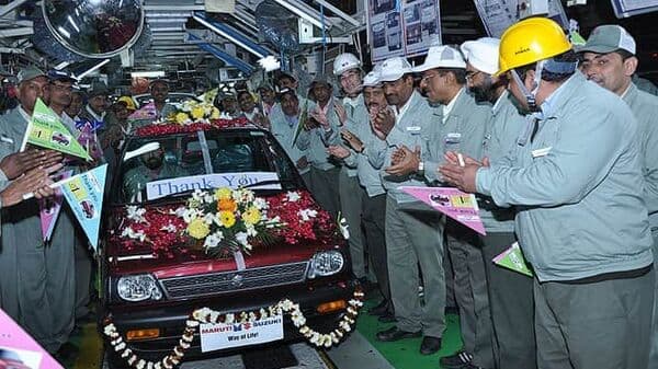 File photo: The last Maruti 800 rolling off the line from Maruti factory in Gurgaon.