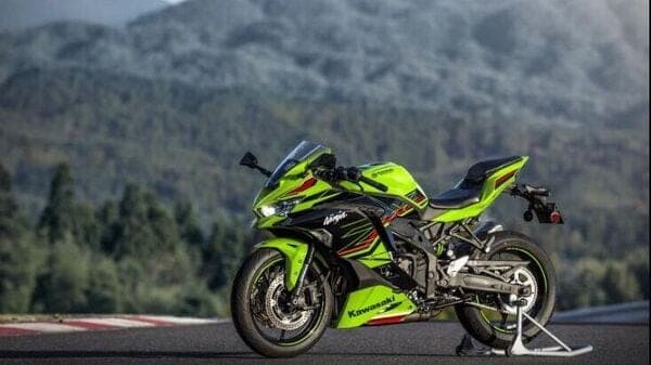 The design of the Kawasaki ZX-4R is inspired by the other ZX models.