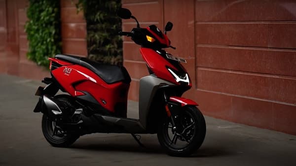 Hero MotoCorp has launched the Xoom 110cc scooter at a starting price of  <span class='webrupee'>₹</span>68,599 (ex-showroom). It rivals the likes of Honda Activa and Dio scooters.