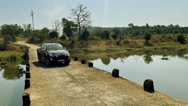 When adventure came knocking for an impromptu road trip, the Isuzu V-Cross was my companion and a reminder of old school charm