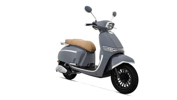 The Keeway Iskia 125 is a retro-styled offering that takes on the Vespa 125 and the likes in Europe