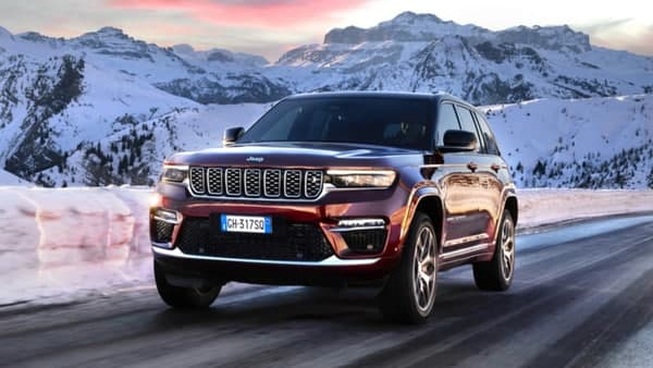 The Jeep Grand Cherokee is now priced at  <span class='webrupee'>₹</span>78.50 lakh (ex-showroom),  <span class='webrupee'>₹</span>1 lakh more than the launch price