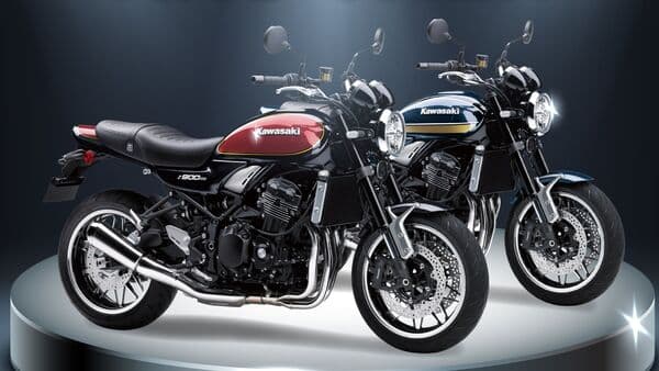 Kawasaki is offering Z900RS in two colour schemes. 
