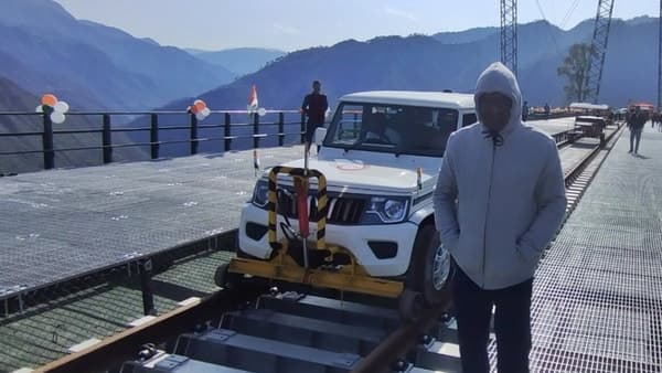 The Mahindra Bolero SUV doubled up as an inspection vehicle on tracks to survey the upcoming railway bridge in Kashmir. The SUV was one of the first vehicles to run on the world's tallest railway arch bridge at Chenab. (Image courtesy: Twitter/@rajtoday)