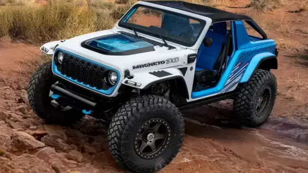 Jeep Wrangler Magneto 3.0 concept is based on a two-door Jeep Wrangler Rubicon.