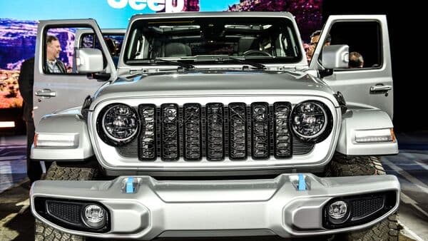 In pics: Updated Jeep Wrangler makes debut with larger infotainment
