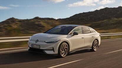 Volkswagen ID.7 comes equipped with a 282-hp electric motor and choice of two battery packs.