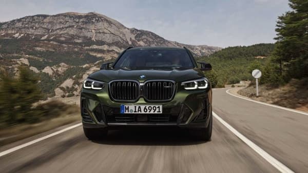 BMW X3 M40i xDrive is powered by a 3.0-litre inline six cylinder turbocharged engine generating 382 hp of power and 501 Nm of peak torque.