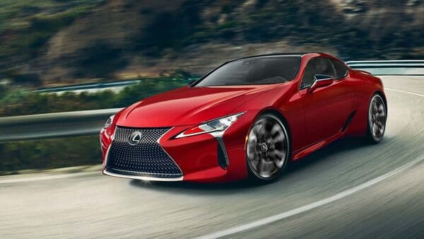 The 2023 Lexus LC 500h gets a major tech upgrade, including a 12.3-inch touchscreen infotainment system replacing the previous 10.3-inch infotainment display.