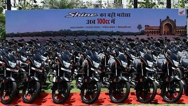 Delivery of  500 units of Shine 100 across Uttar Pradesh on the first day