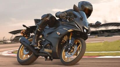 The Yamaha R15 V4 Dark Knight Edition gets the matte black and gold paint scheme