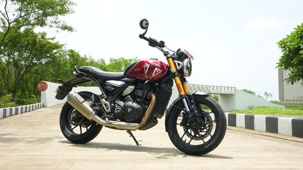 The Speed 400 shares some of its underpinnings with the Scrambler 400 X. 