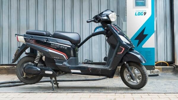 Seven electric two-wheeler manufacturers have written to the government to seek  <span class='webrupee'>₹</span>469 crore subsidies from the consumers who have benefitted from the FAME 2 scheme.