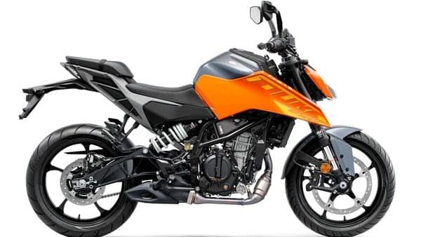 The new third-generation KTM 250 Duke gets ride-by-wire and quick shifter as standard equipment.