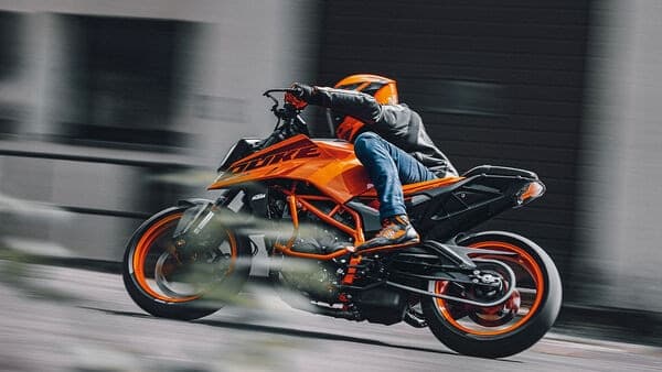 KTM India has launched the new 390 Duke motorcycle at  <span class='webrupee'>₹</span>3.11 lakh, around  <span class='webrupee'>₹</span>13,000 more than the outgoing model.