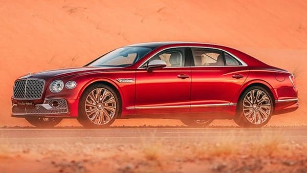 British luxury carmaker Bentley has launched the hybrid version of the Flying Spur model in India at a price of  <span class='webrupee'>₹</span>5.25 crore (ex-showroom).