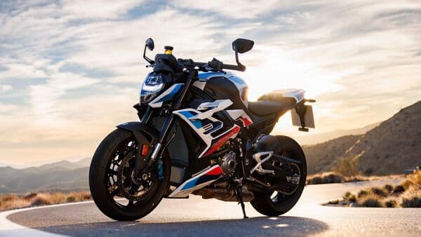 BMW will offer M 1000 R in two colour options - Light White non-metallic and Blackstorm metallic. 