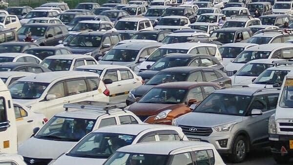 Passenger vehicle sales in India has touched a new high with more than 20 lakh vehicles sold between July and September in the third quarter.