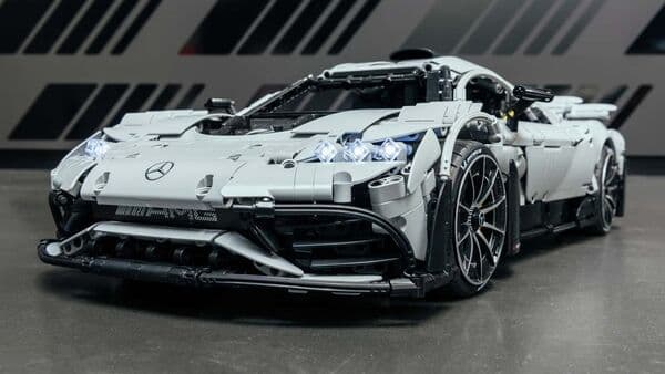 The Mercedes-AMG One scale model comes with a wide range of functional parts.