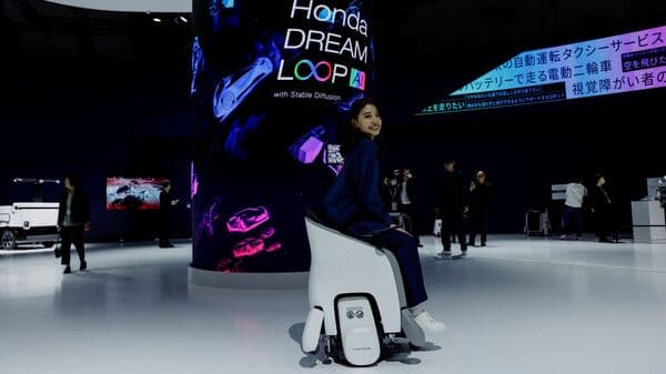 In pics: Honda showcases hands-free personal mobility concept at Japan Auto Show
