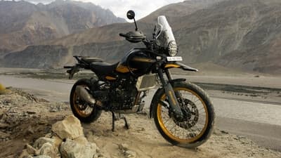 2024 Royal Enfield Himalayan is all-new from the ground up and will replace the Himalayan 410 currently on sale. The ADV now packs an all-new frame, a larger capacity motor, and a whole lot of new technological updates.