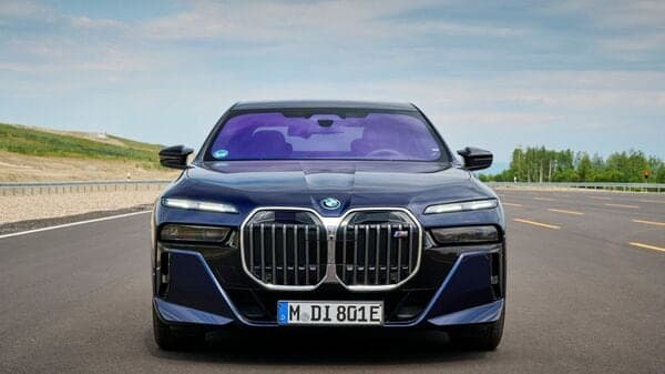 The BMW Personal Pilot L3 works with the help of a host of sensors and cameras and the hardware makes the 7 Series' kidney-shaped grille more cluttered.