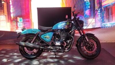 Royal Enfield has taken the wraps off the all-new Shotgun 650 at Motoverse 2023. The custom-made bike will be available to only 25 buyers who will be selected at the ongoing event.