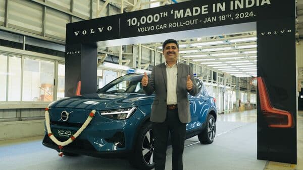 Jyoti Malhotra, MD - Volvo Car India with the 10,000th car produced, the Volvo XC40 Recharge