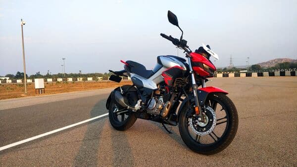 The Hero Xtreme 125R is the brand's answer to the TVS Raider and Bajaj Pulsar NS125. Can it repeat the success of its conservative siblings? 