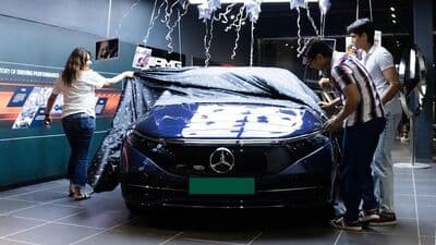 Shaan taking delivery of the Mercedes-Benz EQS. (Photo courtesy: Facebook/Auto Hangar Mercedes Benz)