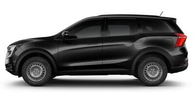 The Mahindra XUV700 MX petrol automatic is likely to be priced around  <span class='webrupee'>₹</span>16 lakh (ex-showroom)