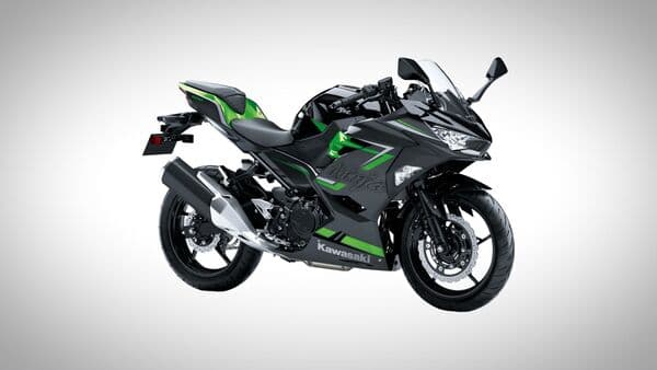 The Kawasaki Ninja 400 is now more affordable by  <span class='webrupee'>₹</span>40,000, while the Vulcan S gets the highest discount of  <span class='webrupee'>₹</span>60,000