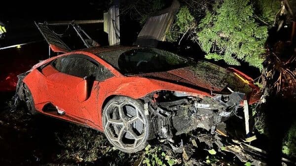 WHat was once a shiny Red Lamborghini Huracan capable of grabbing spotlight even when standing still is now a mangled heap of pity.