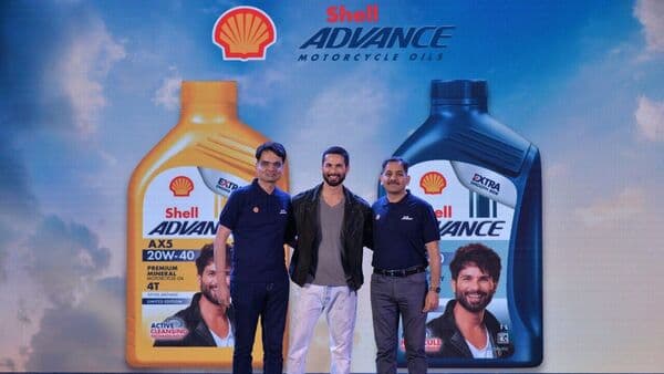 (L-R) Amit Ghugre, India - CMO, Shell Lubricants with brand ambassador Shahid Kapoor and Praveen Nagpal, CTO - Shell India