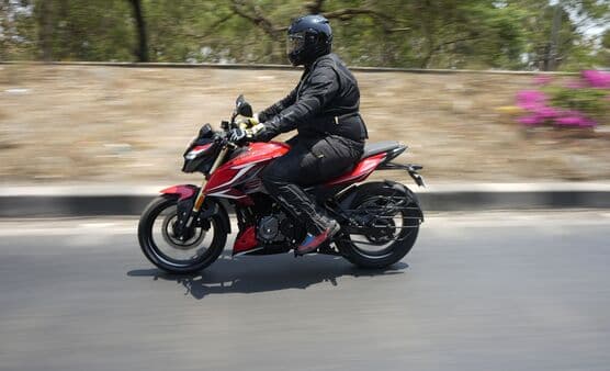 Bajaj Auto has launched the Pulsar N250 at a price of  <span class='webrupee'>₹</span>1.51 lakh (ex showroom), almost at the same price as its preceding version.