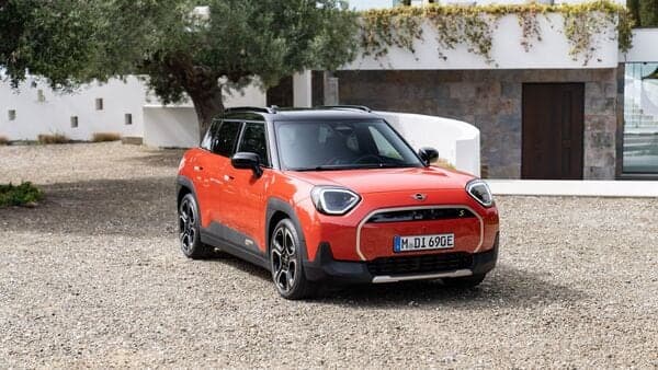 The MINI Aceman will be offered in two variants - S and SE. Both carry different battery options and power figures
