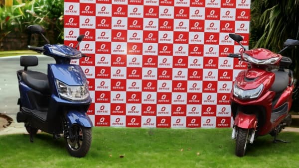 The Odysse Snap is a high-speed electric scooter with a top speed of 60 kmph, while the E2 is a low-speed e-scooter with the top speed capped at 25 kmph