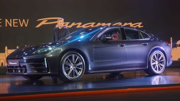 The 2024 Porsche Panamera comes with a redesigned exterior and updated interior. 