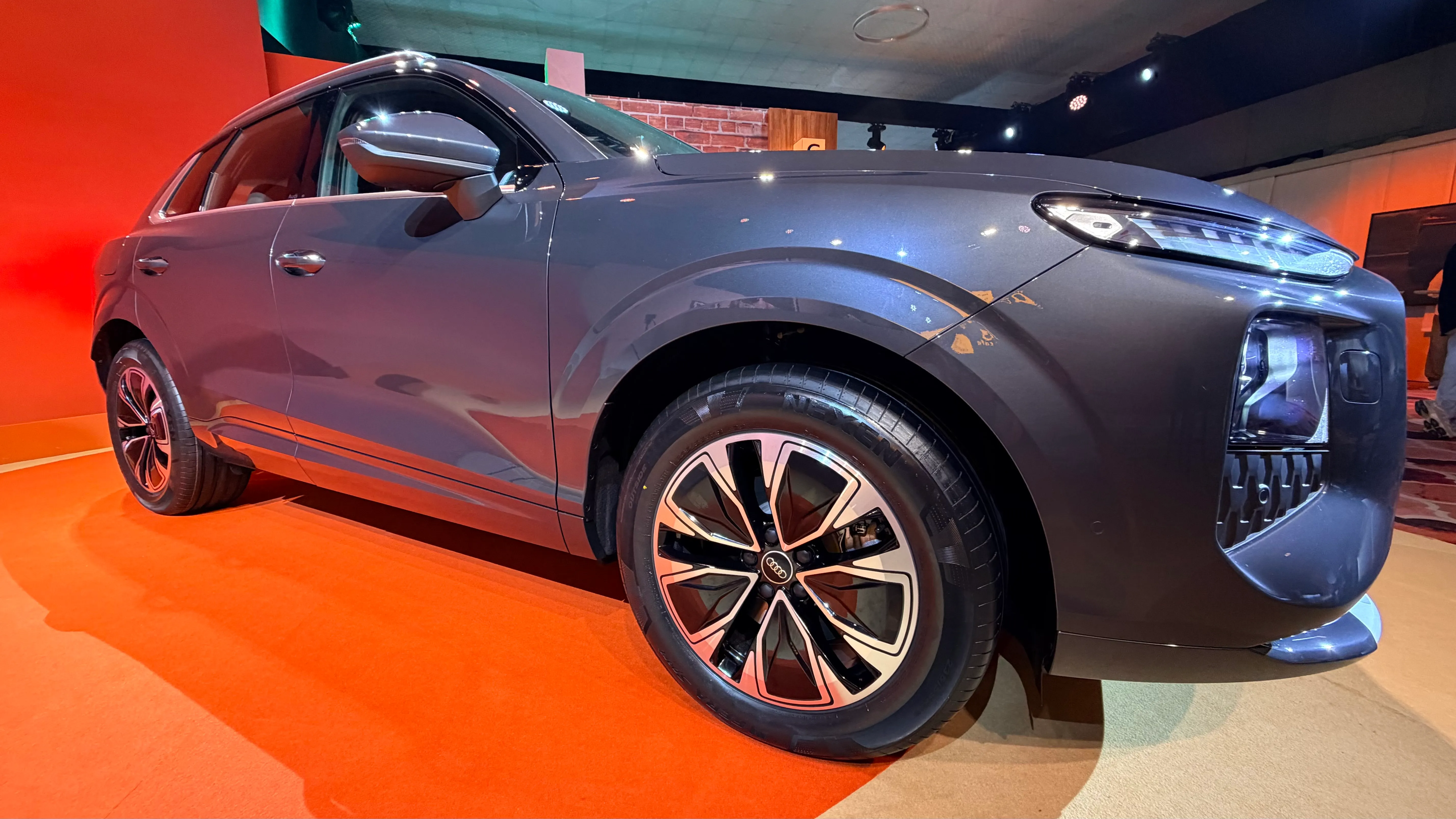 Audi Q3 [2026] Right View