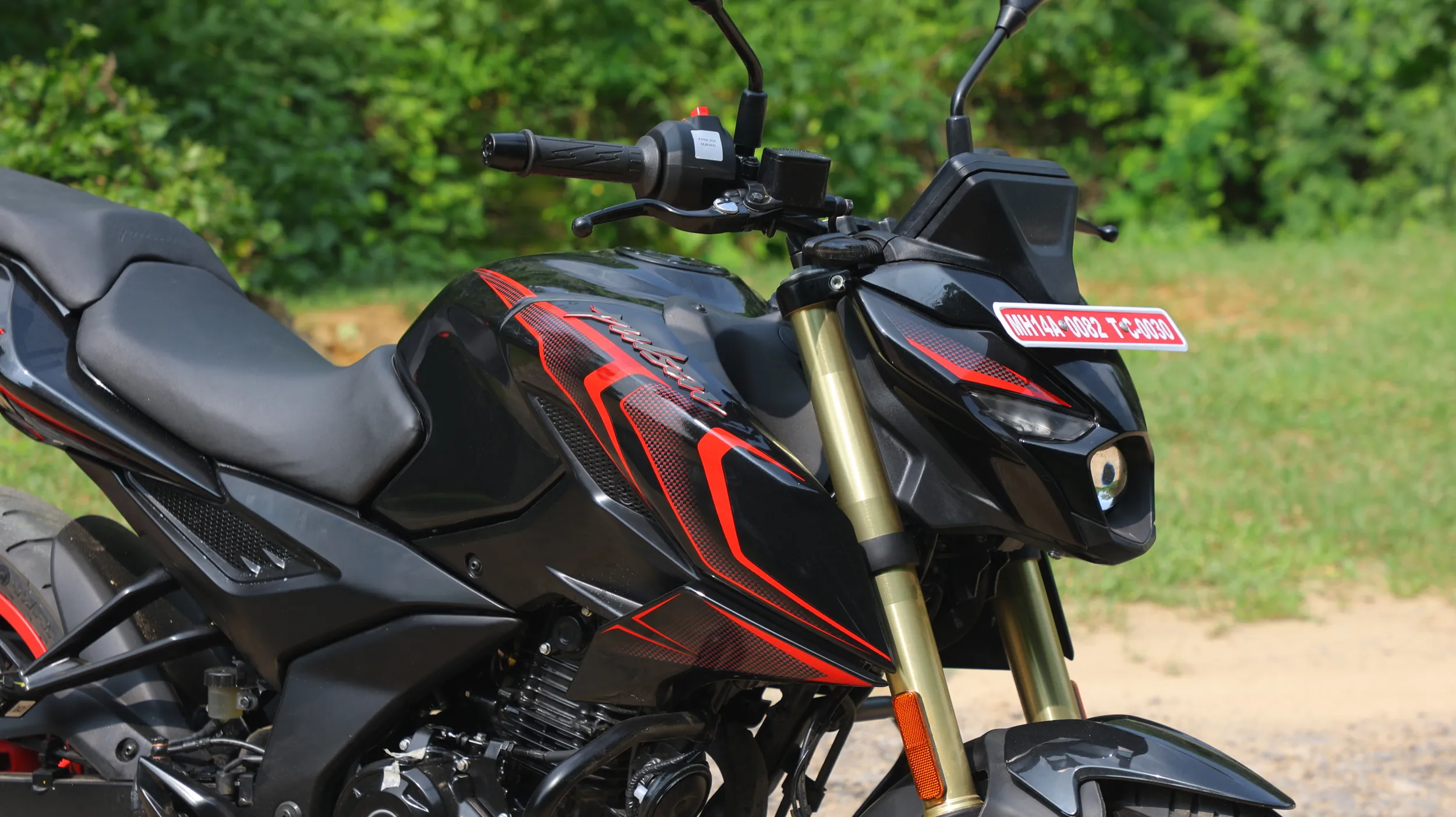 Bajaj Pulsar N160 Exterior View