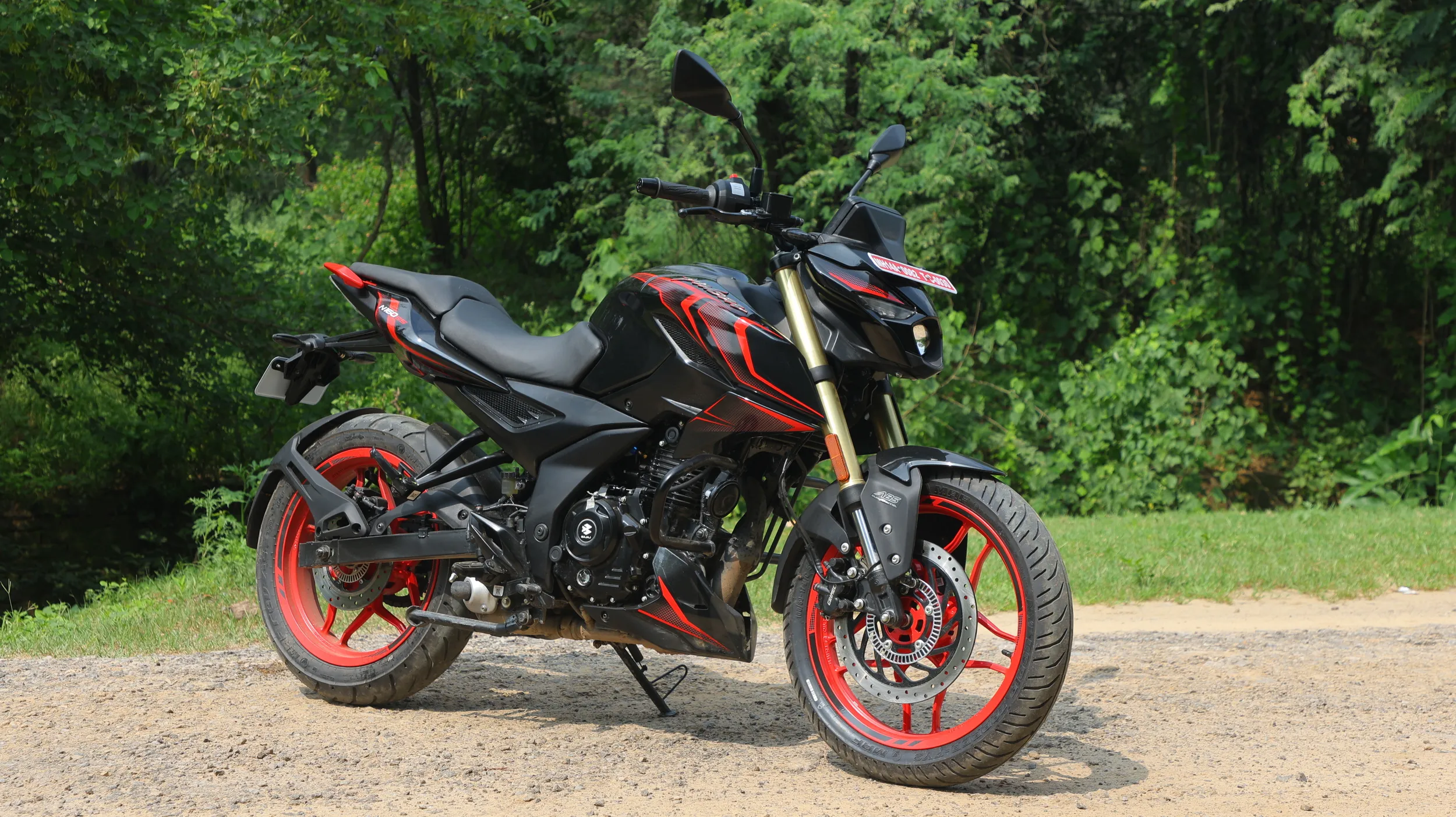 Bajaj Pulsar N160 Front Right View