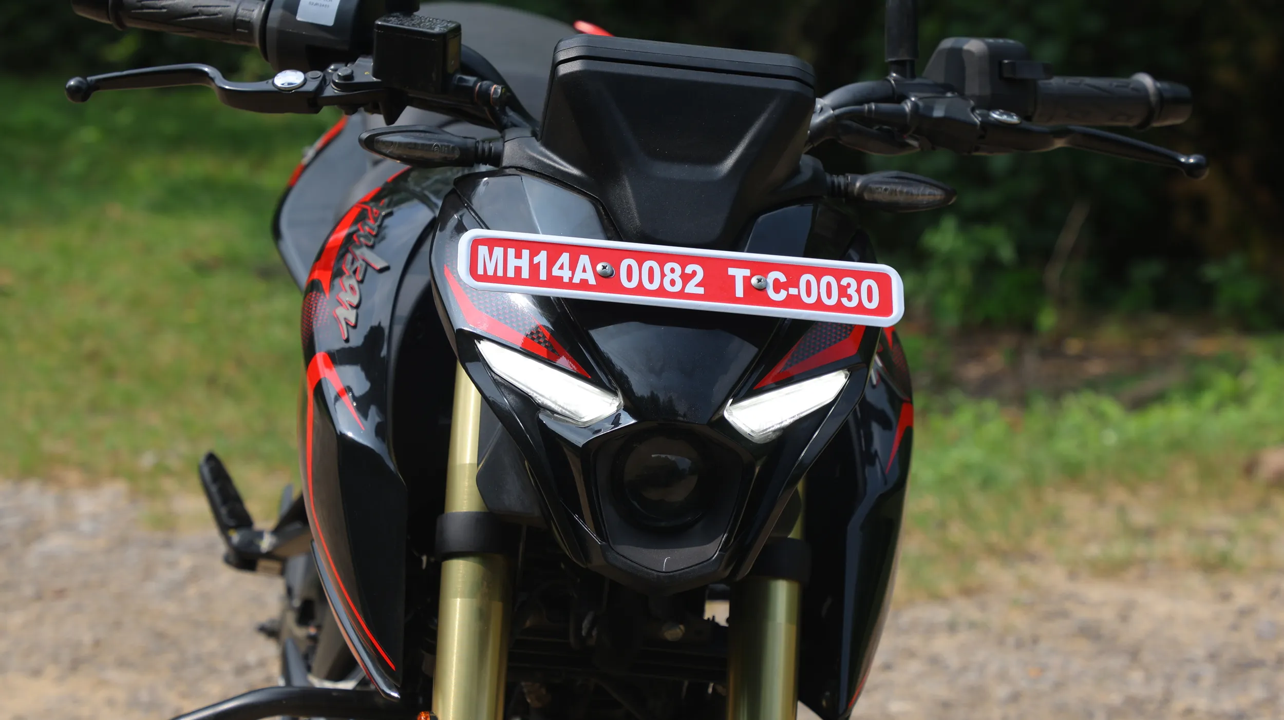 Bajaj Pulsar N160 Headlight View