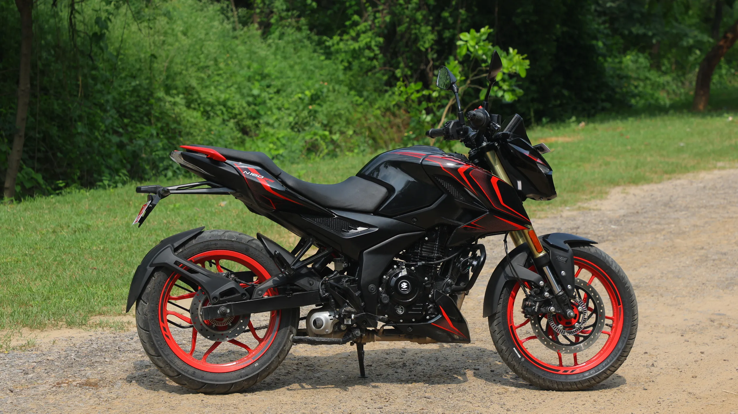 Bajaj Pulsar N160 Right