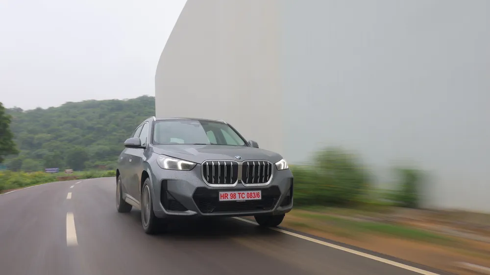 BMW X1 LWB Front Right View