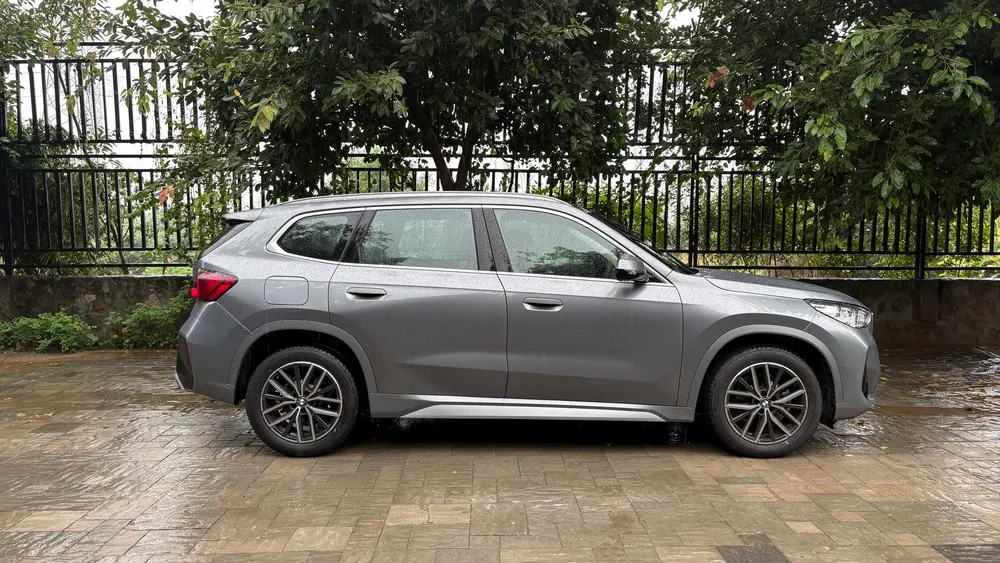 BMW X1 LWB Right View