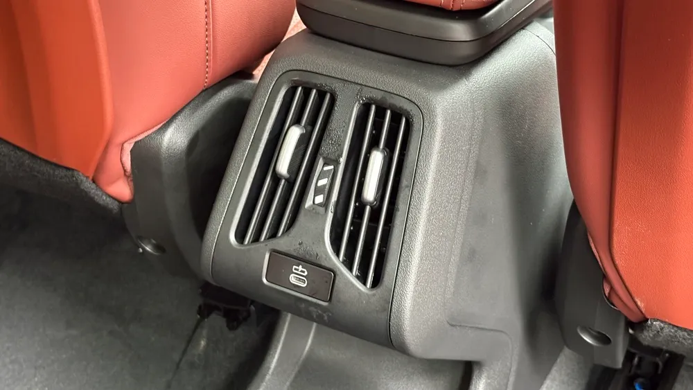 BMW X1 LWB Rear Ac Vent View