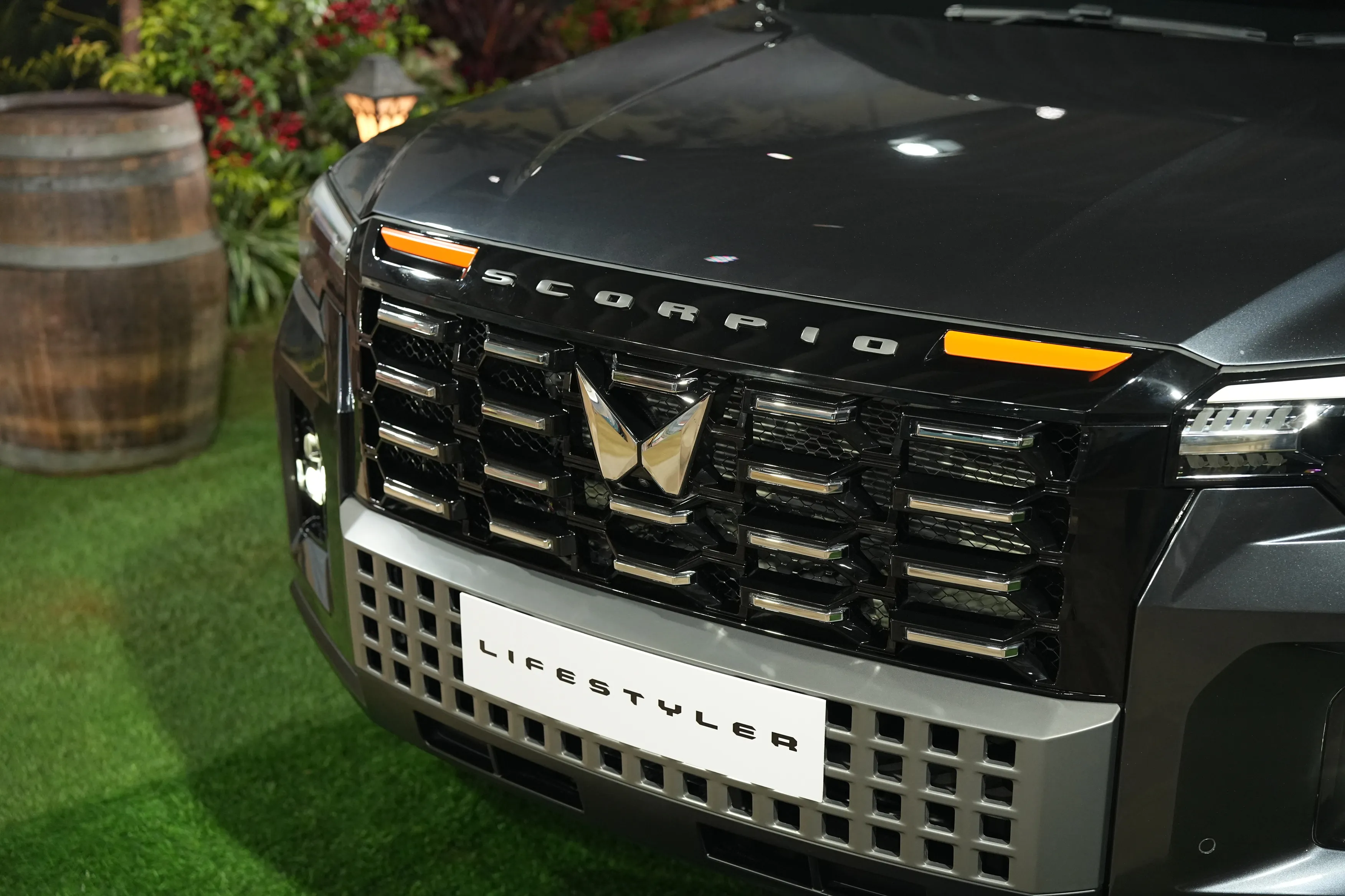 Mahindra Scorpio Lifestyler Grille View