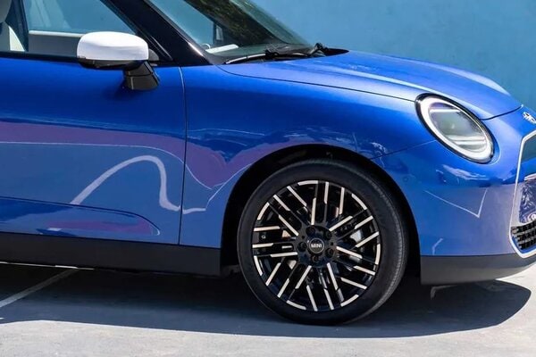 MINI Cooper SE Wheel